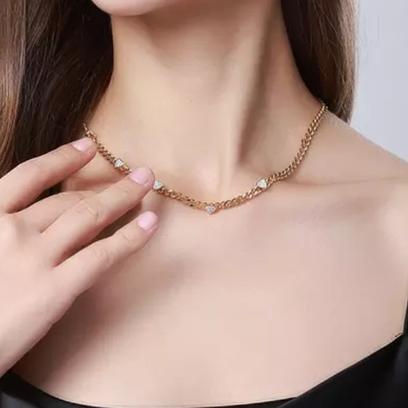 💛Cuban Chain Heart Necklace - Picture 5 of 5